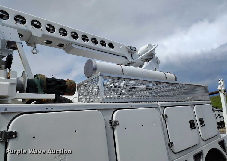 image for item DP4985 2009 GMC C8500 cable placer bucket truck