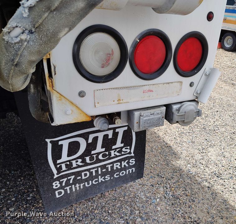 image for item DP4985 2009 GMC C8500 cable placer bucket truck