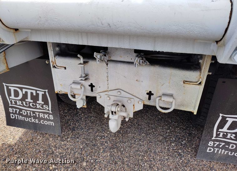 image for item DP4985 2009 GMC C8500 cable placer bucket truck