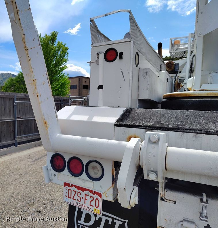 image for item DP4985 2009 GMC C8500 cable placer bucket truck