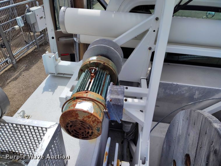 image for item DP4985 2009 GMC C8500 cable placer bucket truck