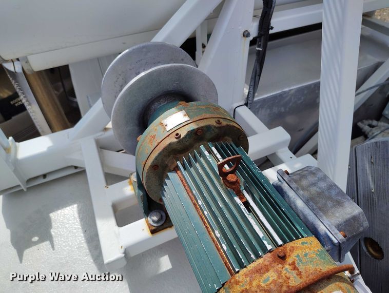 image for item DP4985 2009 GMC C8500 cable placer bucket truck