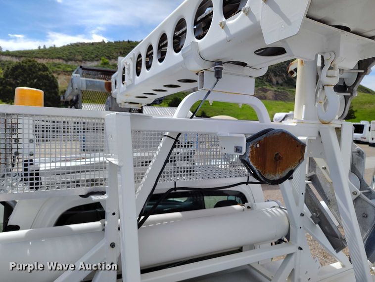 image for item DP4985 2009 GMC C8500 cable placer bucket truck