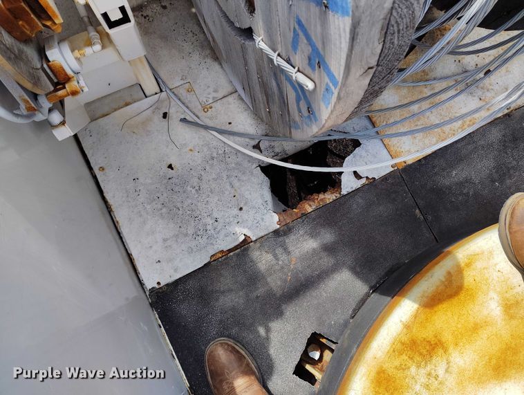 image for item DP4985 2009 GMC C8500 cable placer bucket truck