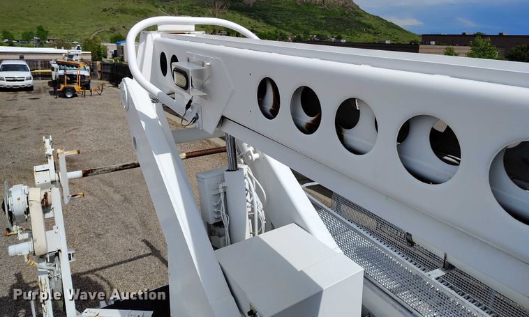 image for item DP4985 2009 GMC C8500 cable placer bucket truck