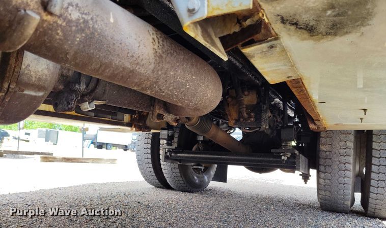 image for item DP4985 2009 GMC C8500 cable placer bucket truck