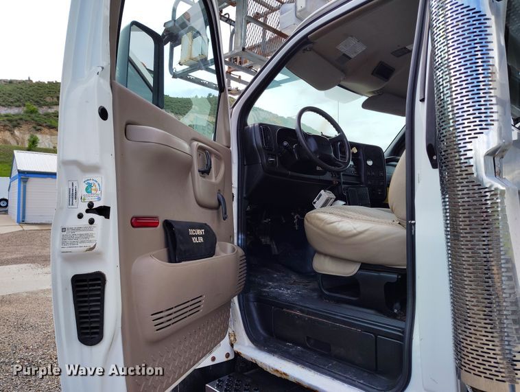 image for item DP4985 2009 GMC C8500 cable placer bucket truck