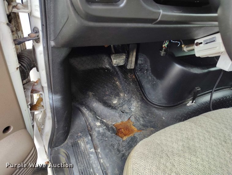 image for item DP4985 2009 GMC C8500 cable placer bucket truck