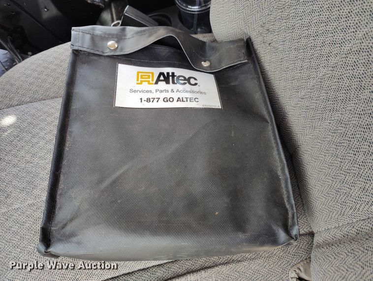 image for item DP4985 2009 GMC C8500 cable placer bucket truck