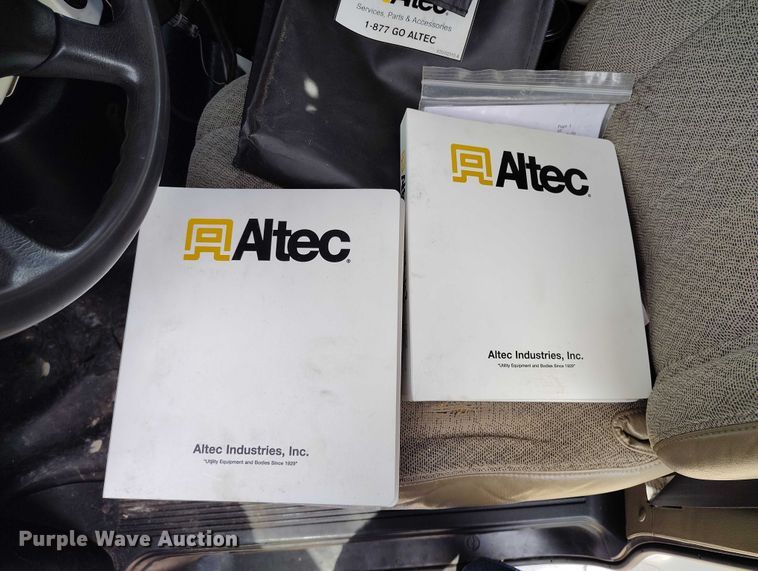 image for item DP4985 2009 GMC C8500 cable placer bucket truck