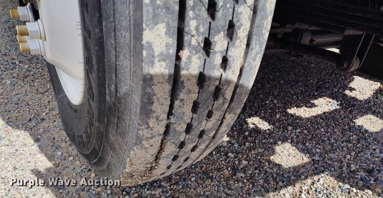 image for item DP4985 2009 GMC C8500 cable placer bucket truck