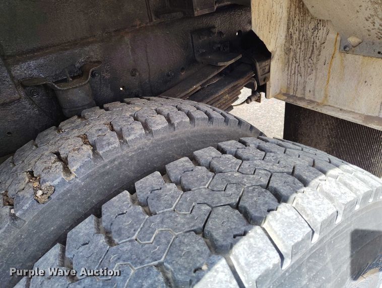 image for item DP4985 2009 GMC C8500 cable placer bucket truck