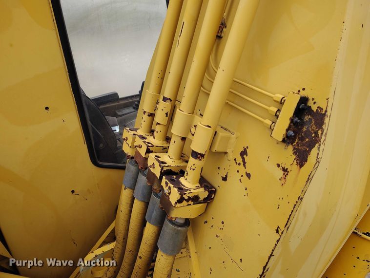 image for item DP4986 1987 Caterpillar 229 excavator