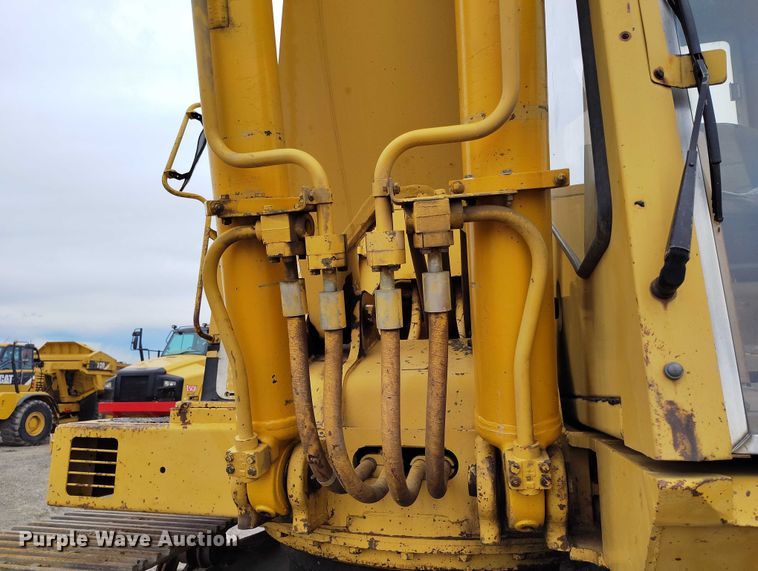 image for item DP4986 1987 Caterpillar 229 excavator