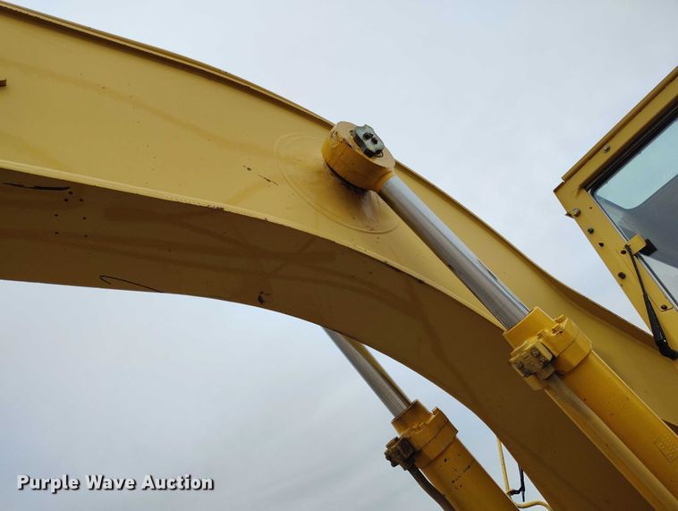 image for item DP4986 1987 Caterpillar 229 excavator