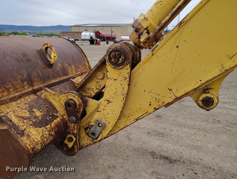 image for item DP4986 1987 Caterpillar 229 excavator