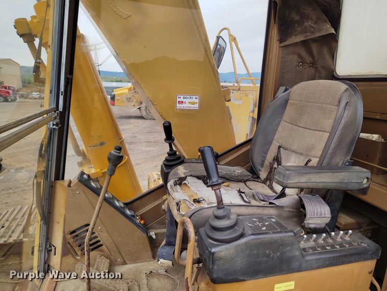 image for item DP4986 1987 Caterpillar 229 excavator