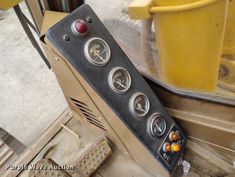 image for item DP4986 1987 Caterpillar 229 excavator