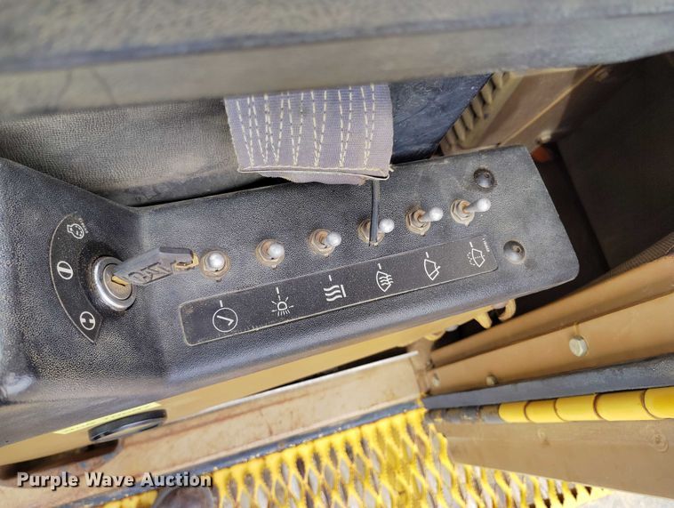 image for item DP4986 1987 Caterpillar 229 excavator