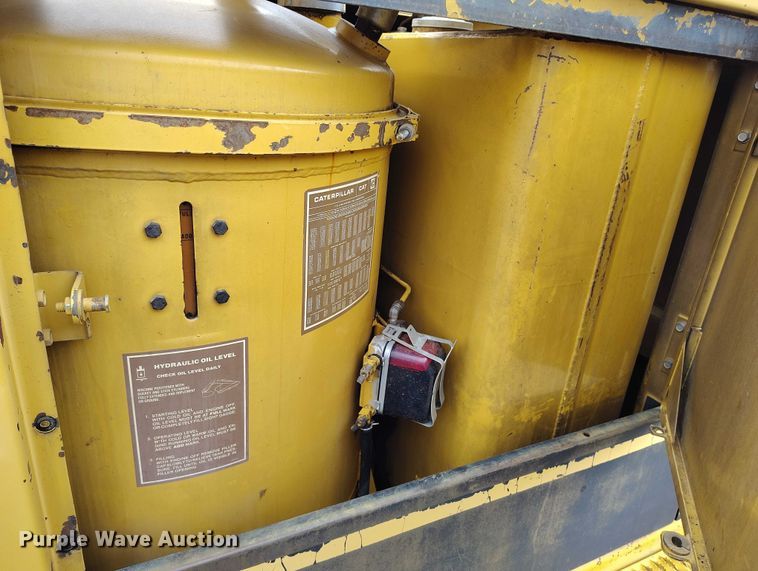 image for item DP4986 1987 Caterpillar 229 excavator