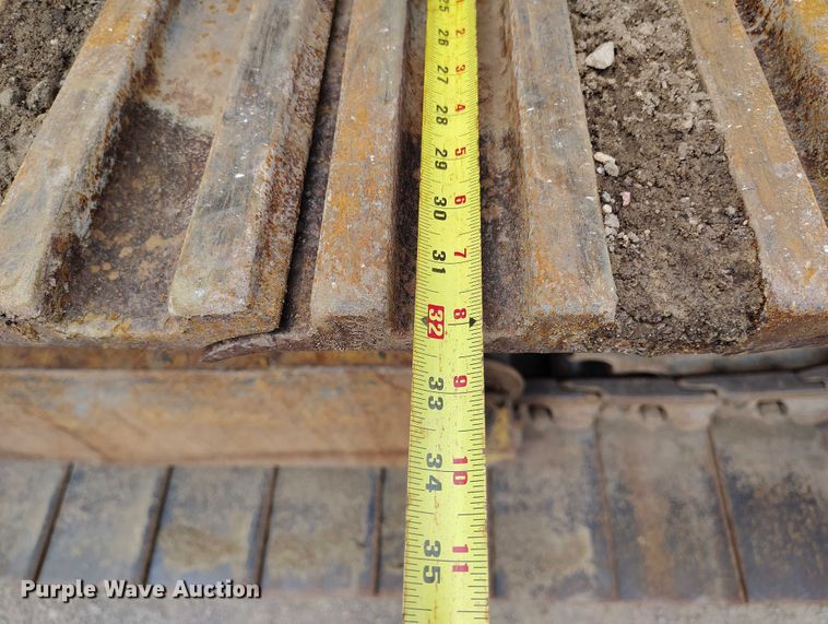 image for item DP4986 1987 Caterpillar 229 excavator