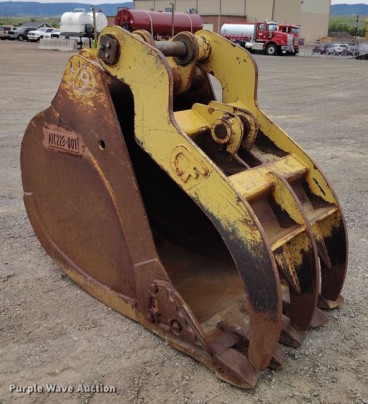 image for item DP4986 1987 Caterpillar 229 excavator