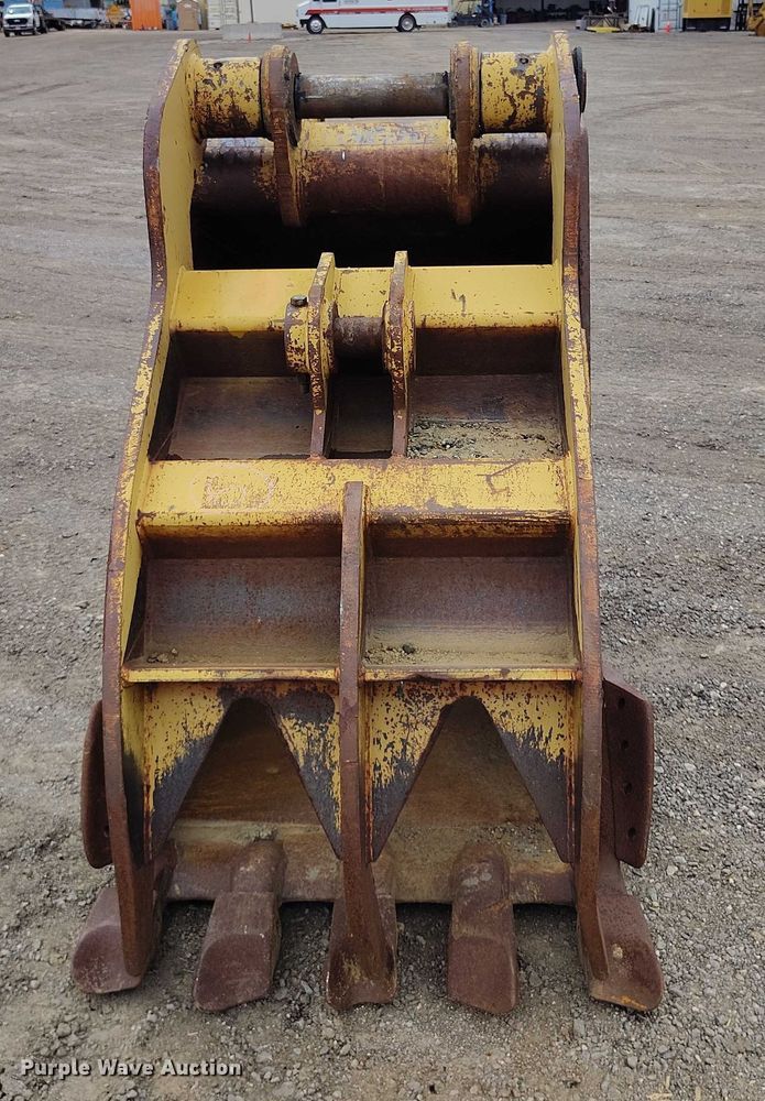 image for item DP4986 1987 Caterpillar 229 excavator