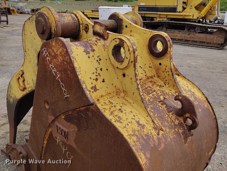 image for item DP4986 1987 Caterpillar 229 excavator
