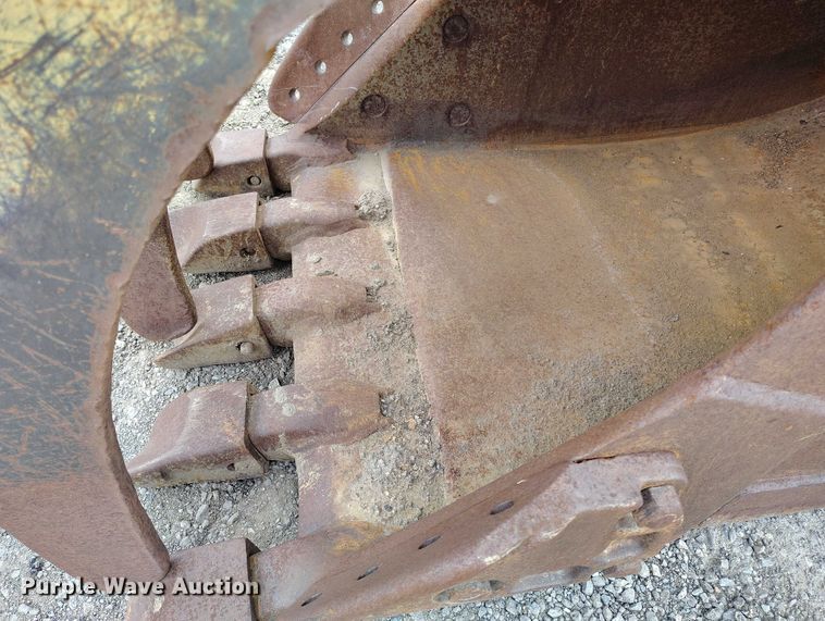 image for item DP4986 1987 Caterpillar 229 excavator