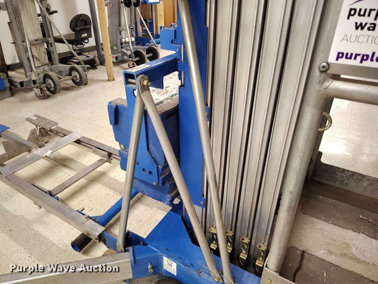 image for item DP4992 2016 Genie AWP-36S vertical lift