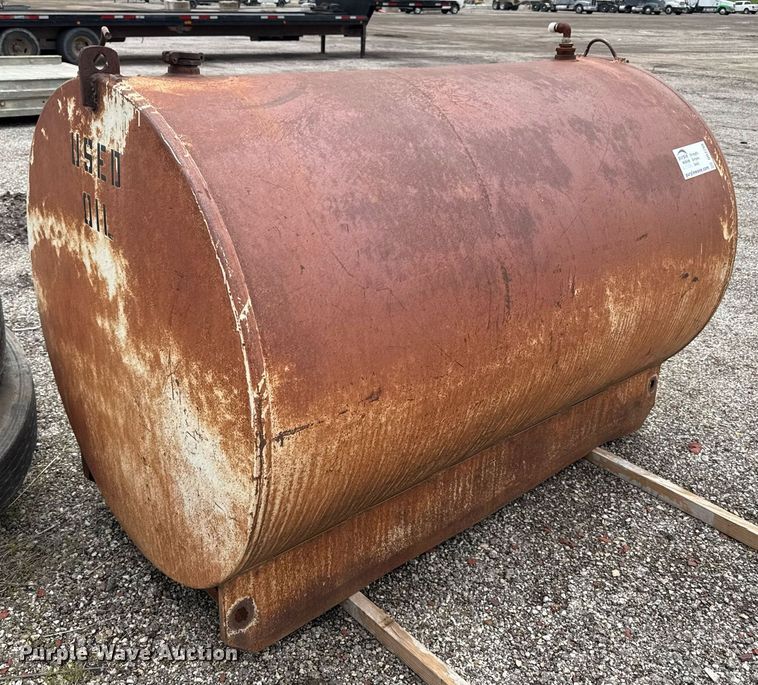 image for item DR2798 Oil tank