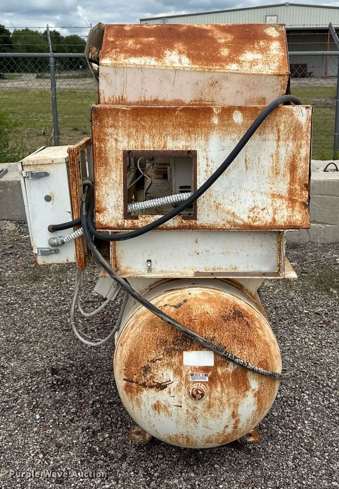 image for item DR2799 Champion air compressor