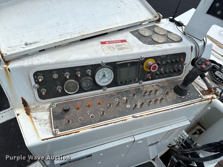 image for item DR2803 2011 Roadtec RX-400E milling machine