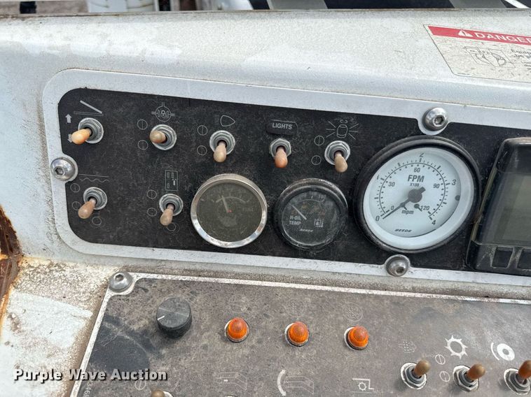 image for item DR2803 2011 Roadtec RX-400E milling machine