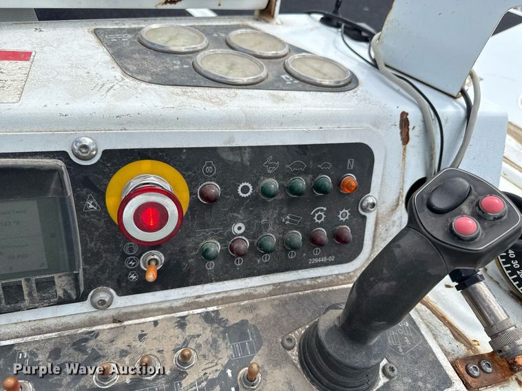 image for item DR2803 2011 Roadtec RX-400E milling machine