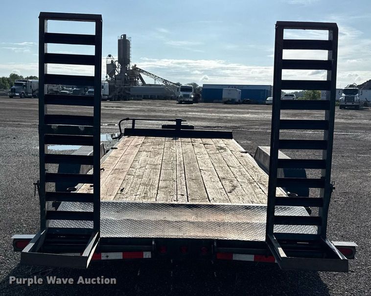 image for item DR2817 2003 Eagle equipment trailer