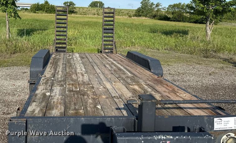 image for item DR2817 2003 Eagle equipment trailer