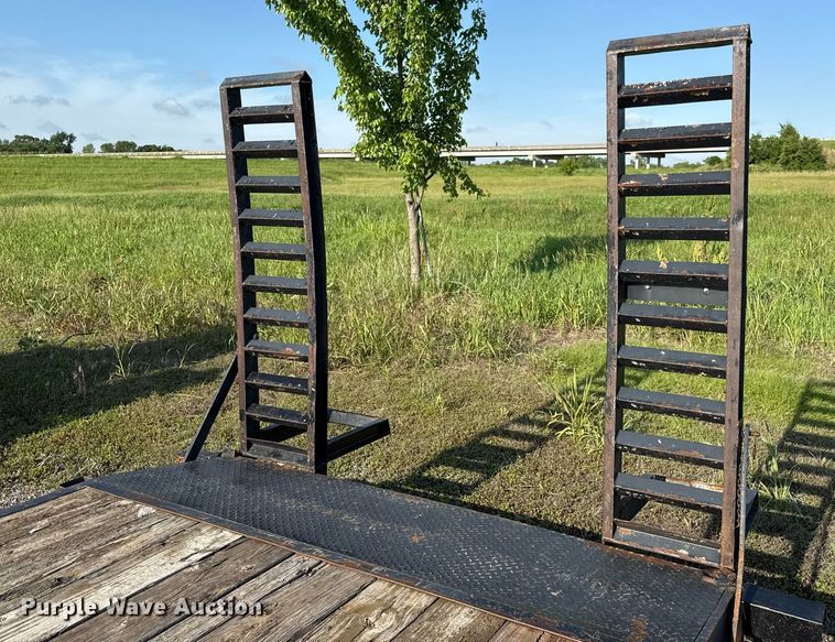 image for item DR2817 2003 Eagle equipment trailer