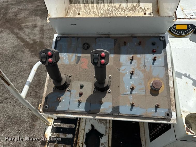 image for item DR2823 2012 Roadtec RX600E milling machine