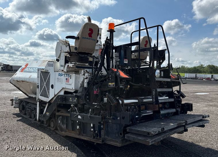 image for item DR2824 2013 Roadtec RP-175 paver