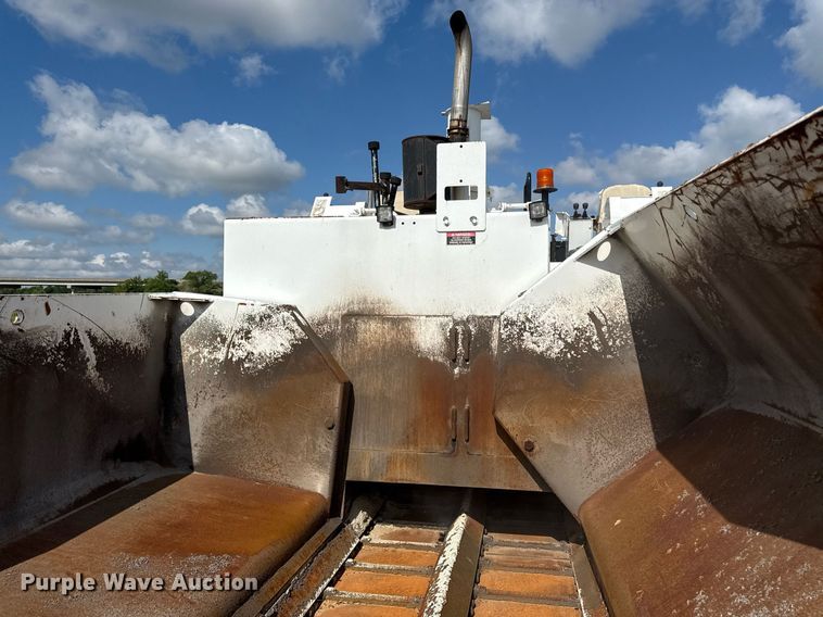 image for item DR2824 2013 Roadtec RP-175 paver