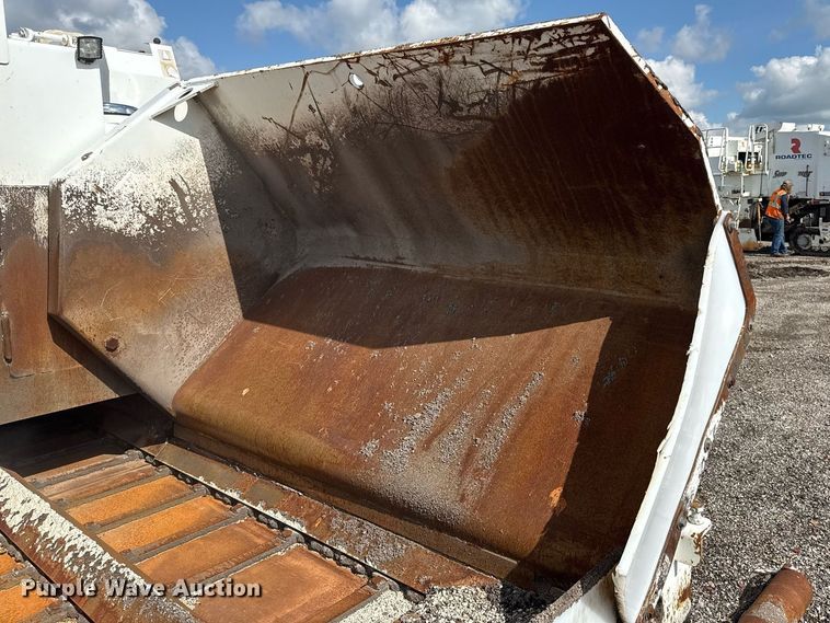 image for item DR2824 2013 Roadtec RP-175 paver