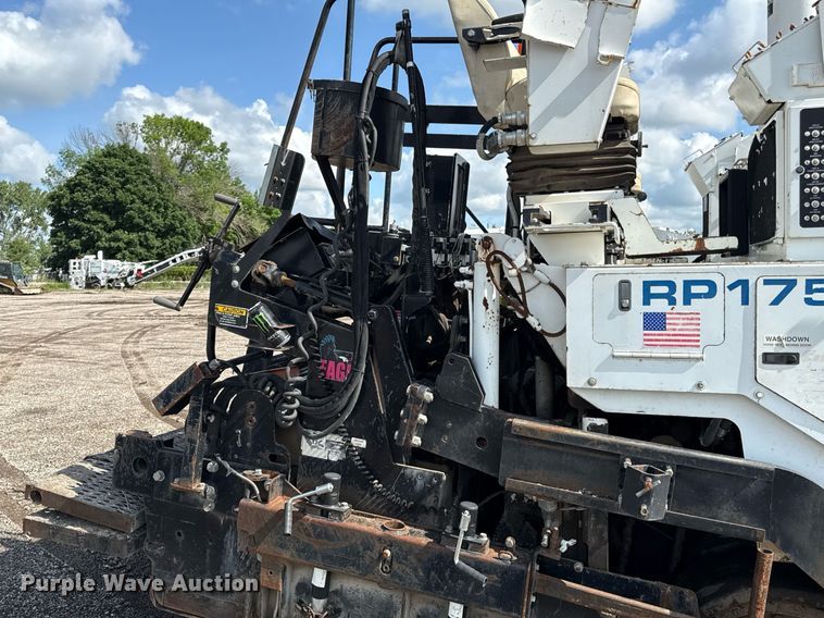 image for item DR2824 2013 Roadtec RP-175 paver