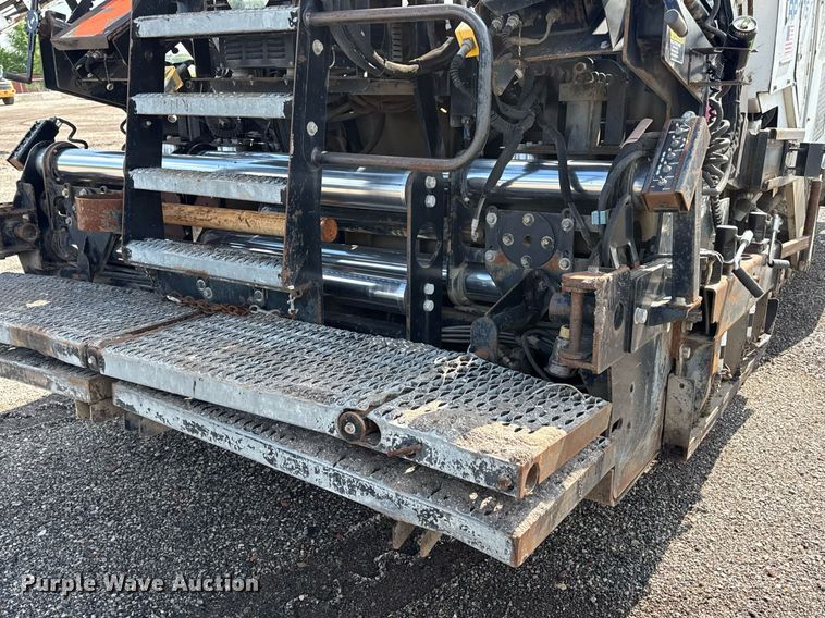 image for item DR2824 2013 Roadtec RP-175 paver