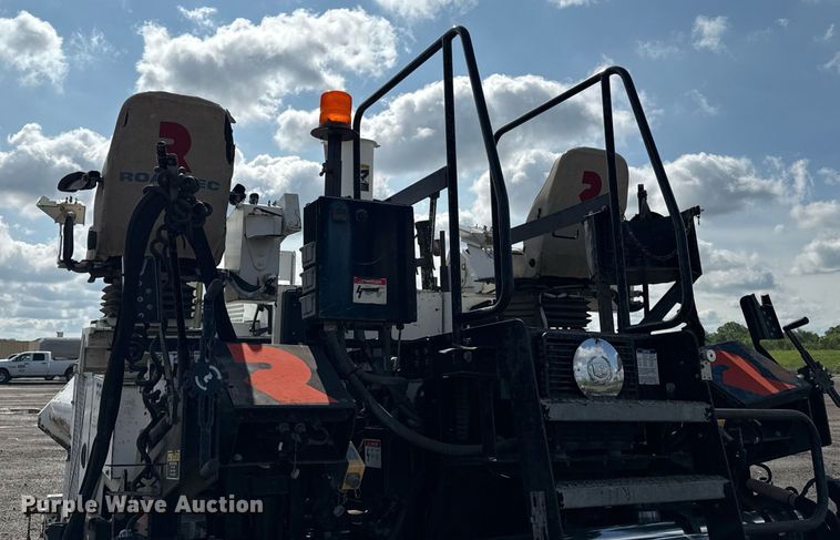 image for item DR2824 2013 Roadtec RP-175 paver