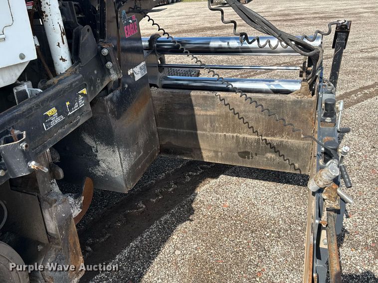 image for item DR2824 2013 Roadtec RP-175 paver