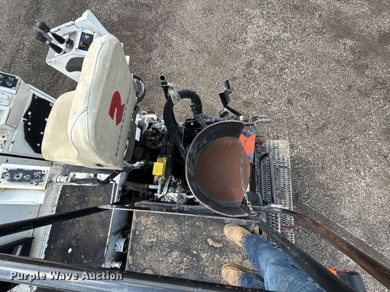 image for item DR2824 2013 Roadtec RP-175 paver