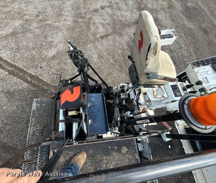 image for item DR2824 2013 Roadtec RP-175 paver