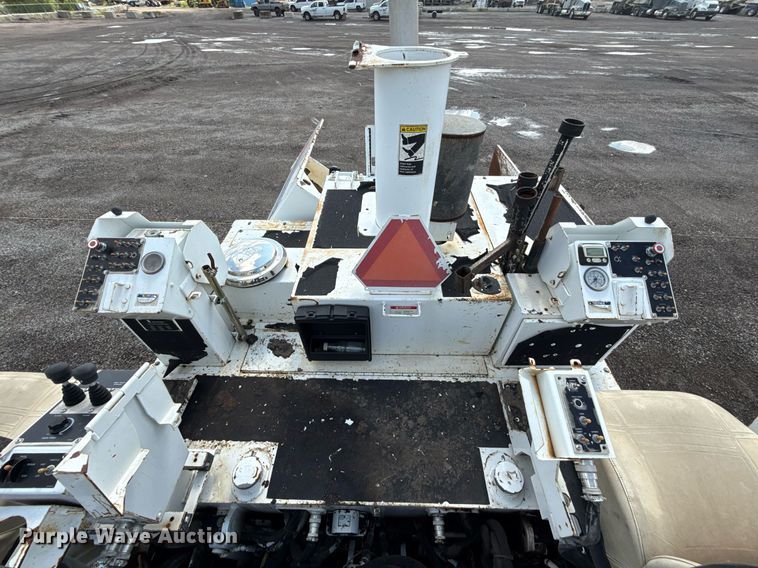 image for item DR2824 2013 Roadtec RP-175 paver