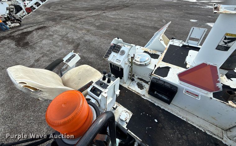 image for item DR2824 2013 Roadtec RP-175 paver